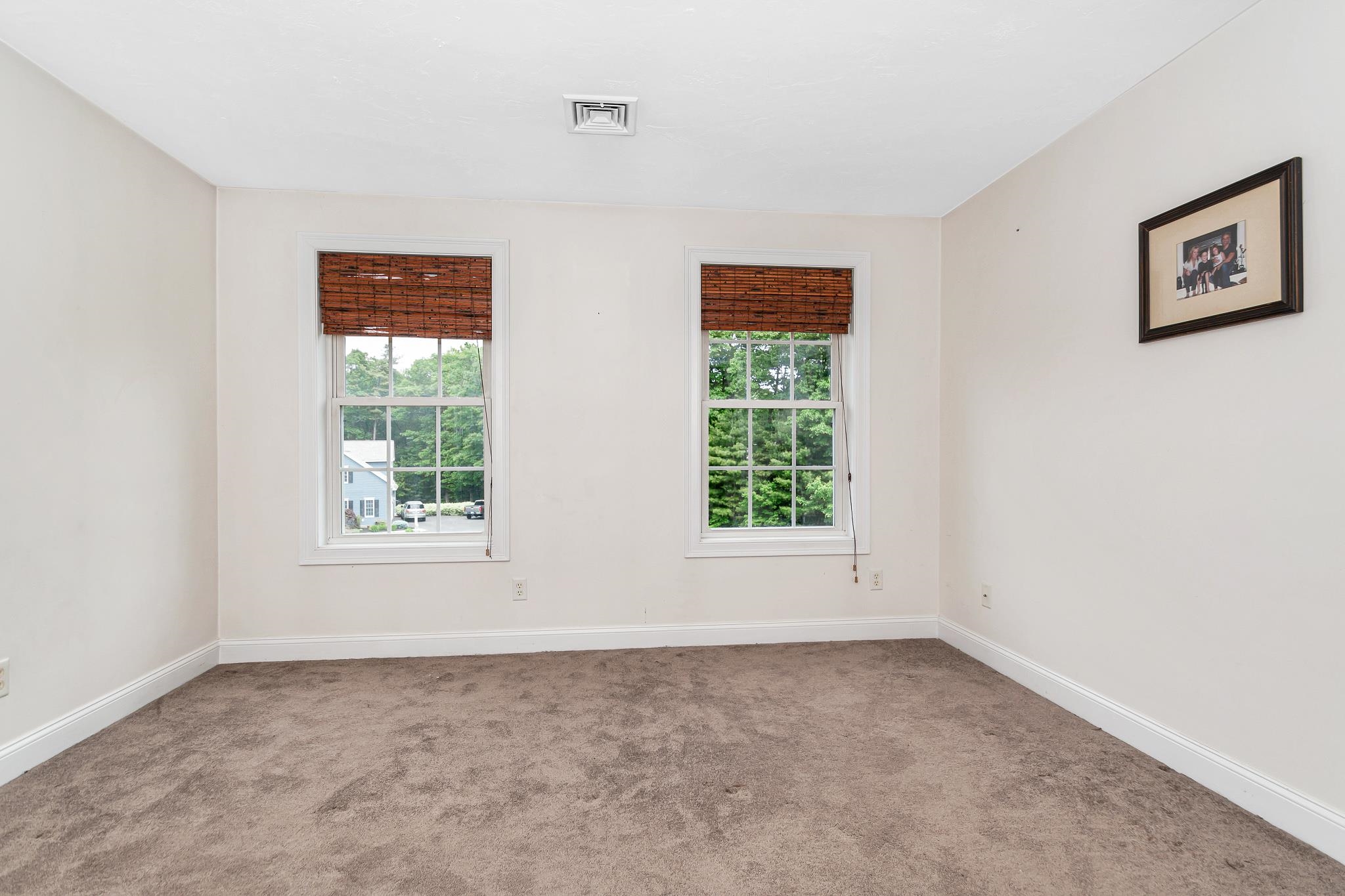 19 Edinburgh Road Windham, NH 03087 - Photo 17 of 40