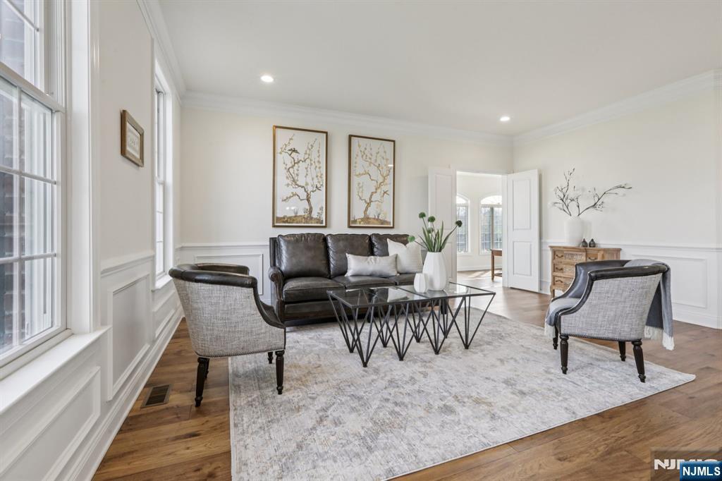 22 Woodmere Road Upper Saddle River, NJ 07458 - Photo 3 of 40