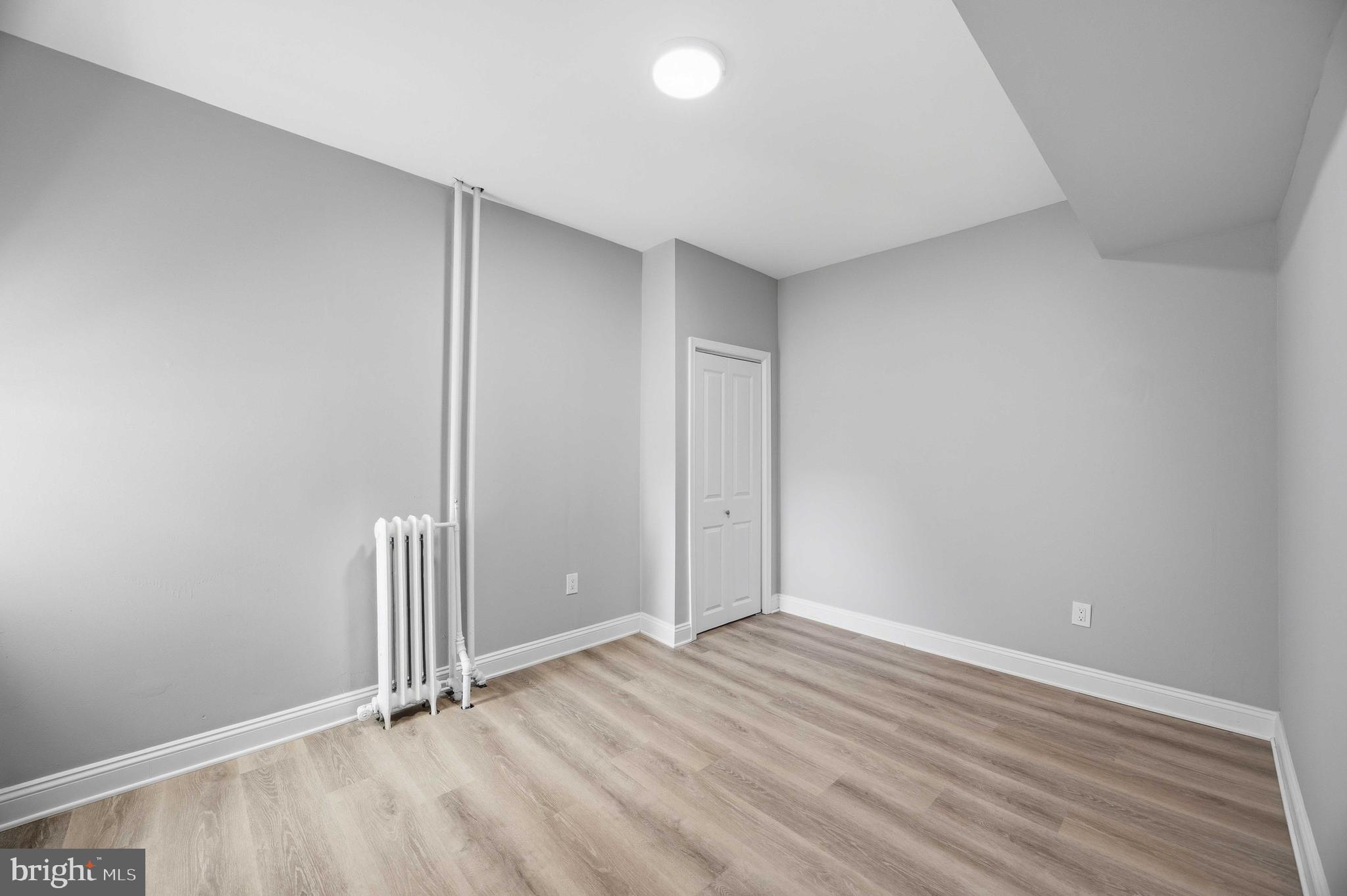 2139 South 15th Street Philadelphia, PA 19145 - Photo 22 of 33 Bedroom 2