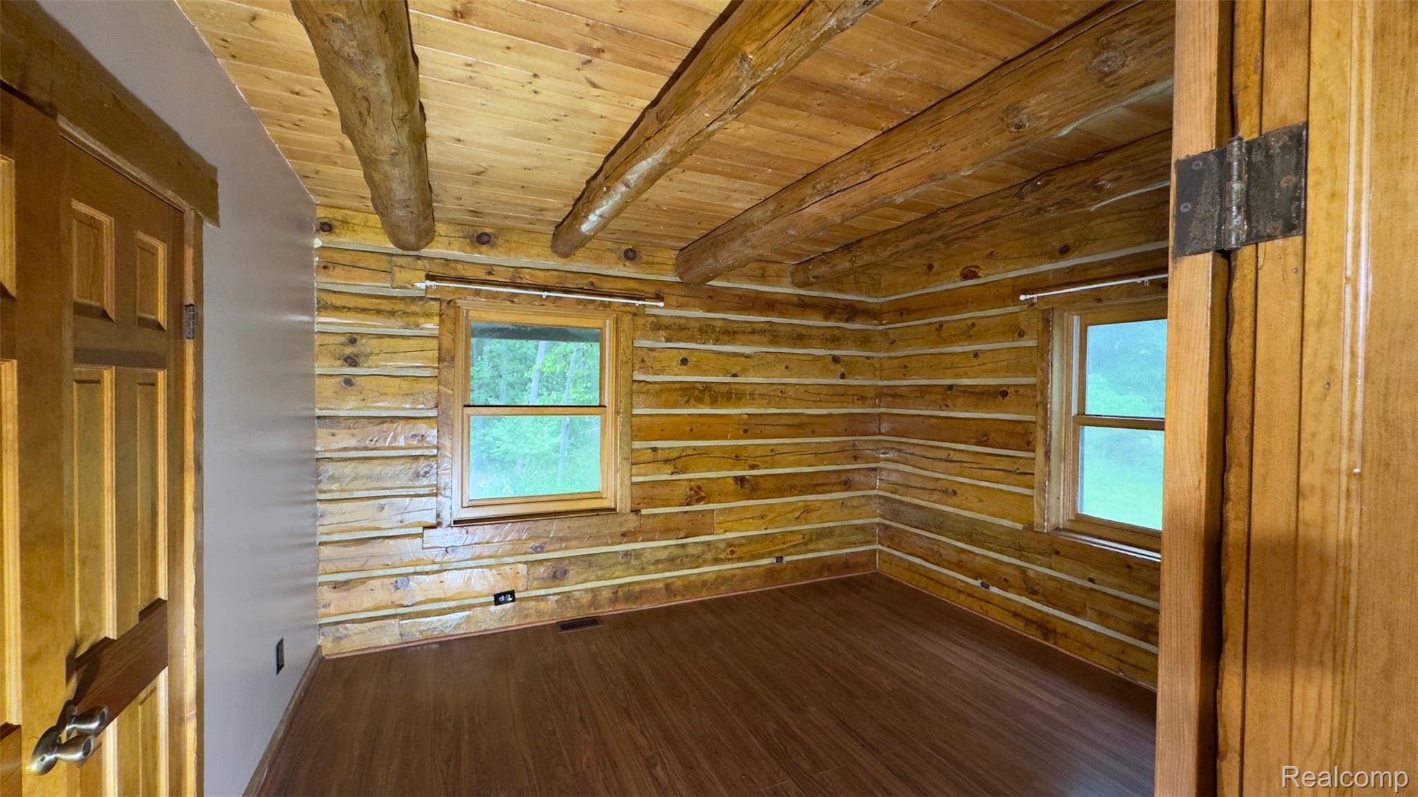 2608 East Sutton Road Metamora, MI 48455 - Photo 15 of 64 IMG_5510.jpg