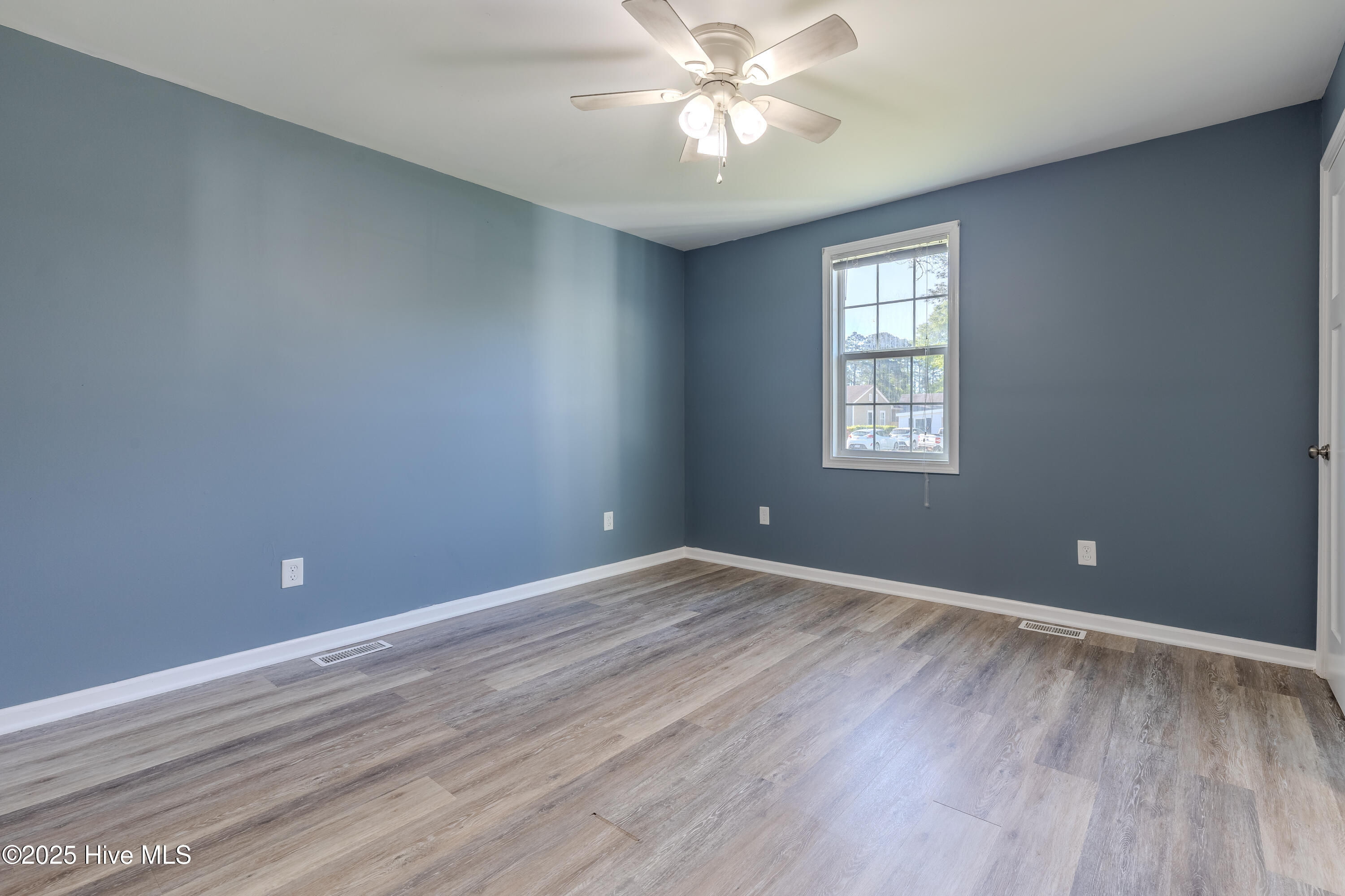 214 Kenneth Boulevard Havelock, NC 28532 - Photo 16 of 29 214 Kenneth Blvd-4