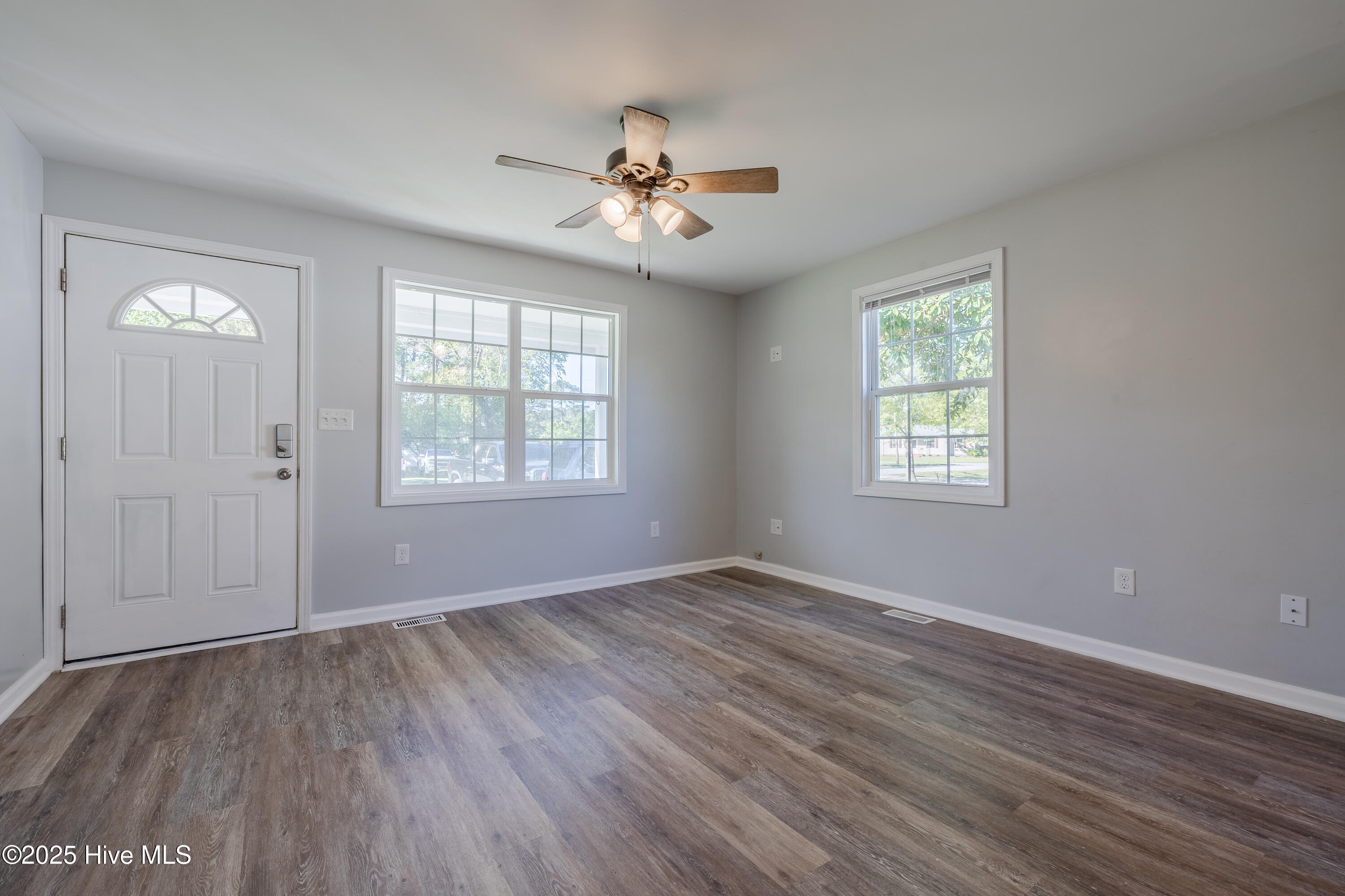 214 Kenneth Boulevard Havelock, NC 28532 - Photo 8 of 29 214 Kenneth Blvd-2