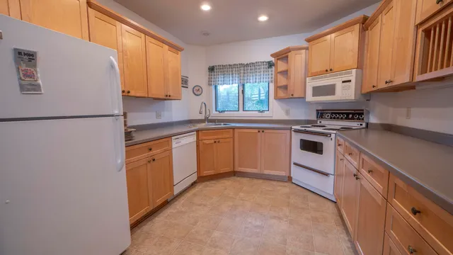 $650,000 | N3903 Lakeside Lane, Wautoma, WI 54982