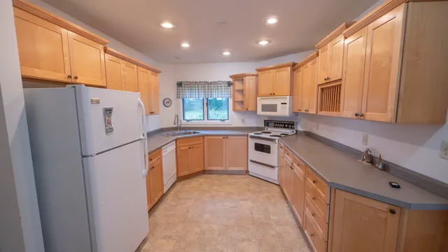 $650,000 | N3903 Lakeside Lane, Wautoma, WI 54982