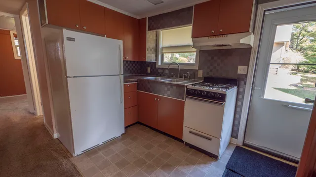 $650,000 | N3903 Lakeside Lane, Wautoma, WI 54982