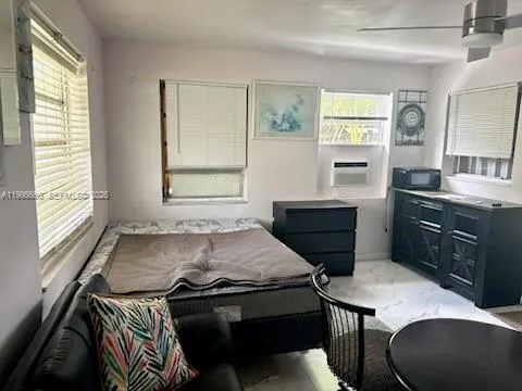 $1,250 | 3811 Southwest 60th Terrace, Unit STUDIO, Davie, FL 33314
