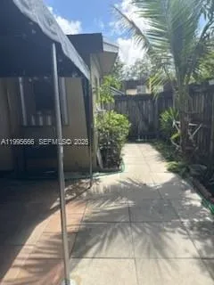 $1,250 | 3811 Southwest 60th Terrace, Unit STUDIO, Davie, FL 33314