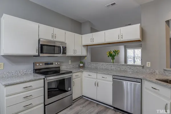 $1,695 | 6020 Winterpointe Lane, Unit 102, Raleigh, NC 27606