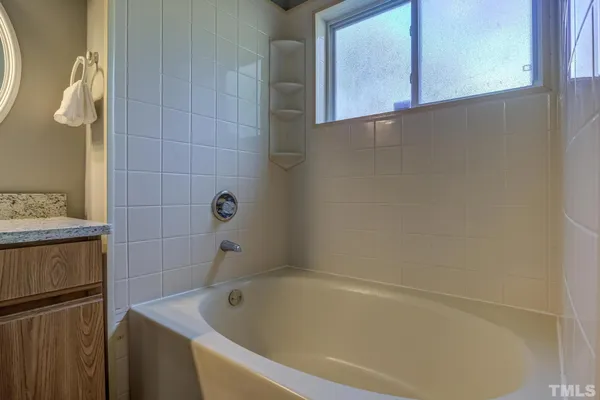 $1,695 | 6020 Winterpointe Lane, Unit 102, Raleigh, NC 27606