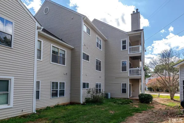 $1,695 | 6020 Winterpointe Lane, Unit 102, Raleigh, NC 27606