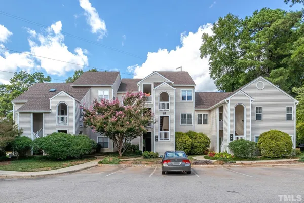 $1,695 | 6020 Winterpointe Lane, Unit 102, Raleigh, NC 27606