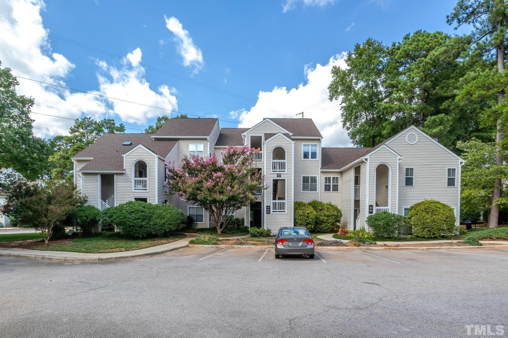 6020 Winterpointe Lane, Unit 102 Raleigh, NC 27606 - Photo 5 of 40 Photo #5