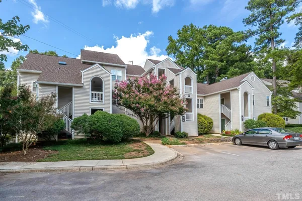 $1,695 | 6020 Winterpointe Lane, Unit 102, Raleigh, NC 27606