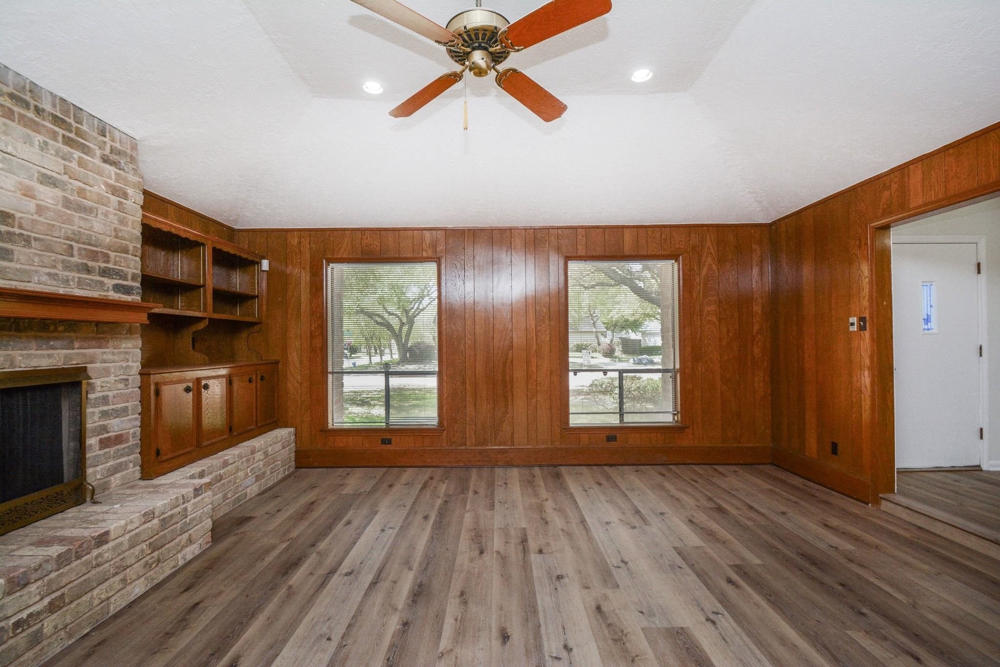 10811 Vickijohn Court Houston, TX 77071 - Photo 3 of 20