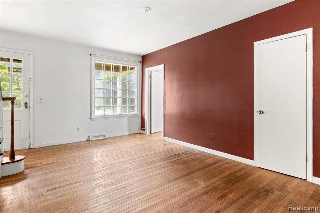 50505 Geddes Road Canton, MI 48188 - Photo 3 of 26