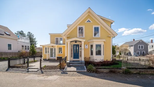$1,899,000 | 10 Fremont Street, Gloucester, MA 01930