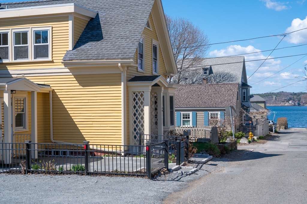 10 Fremont Street Gloucester, MA 01930 - Photo 27 of 37
