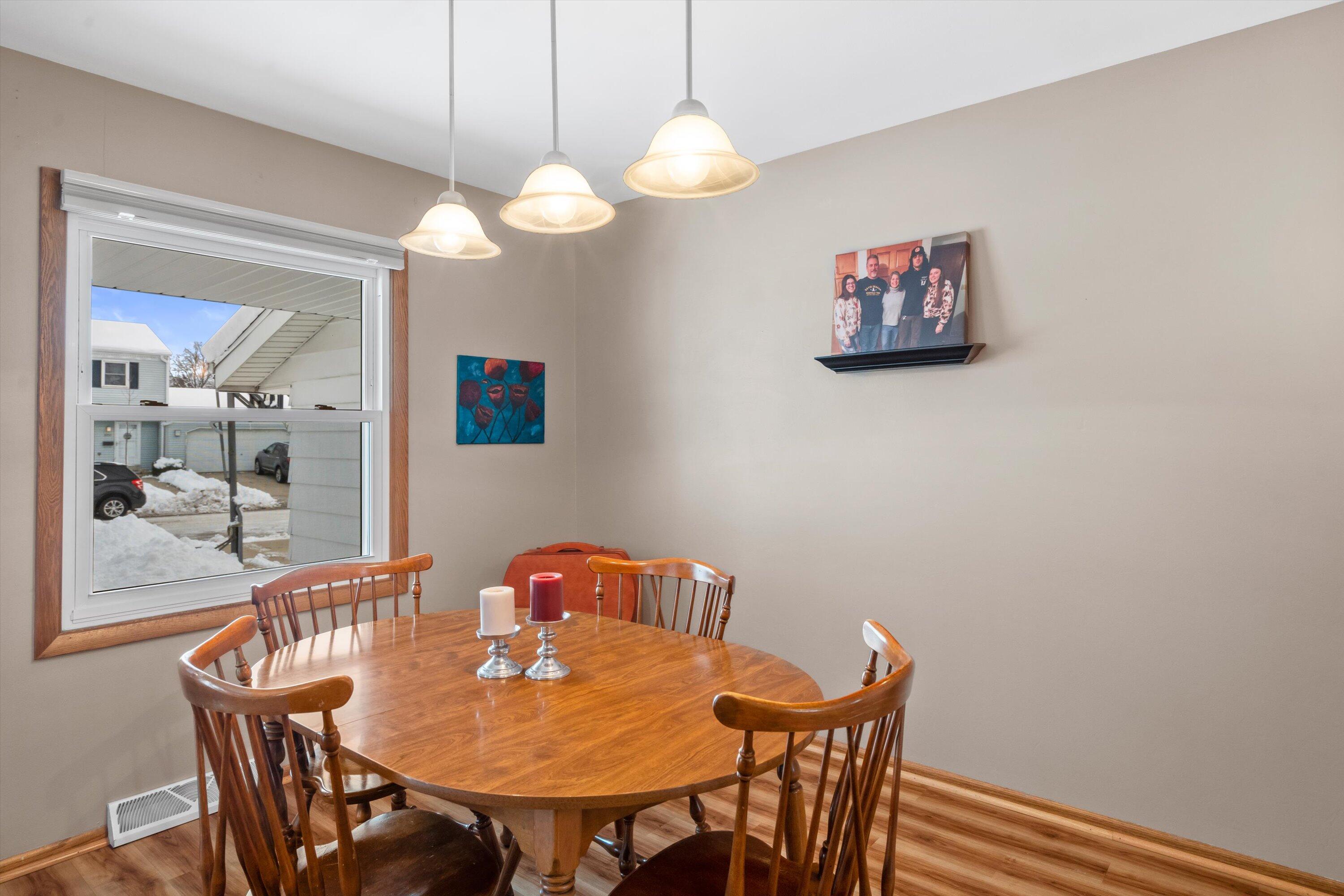 3347 South 98th Street Milwaukee, WI 53227 - Photo 16 of 38 17-Dining Room