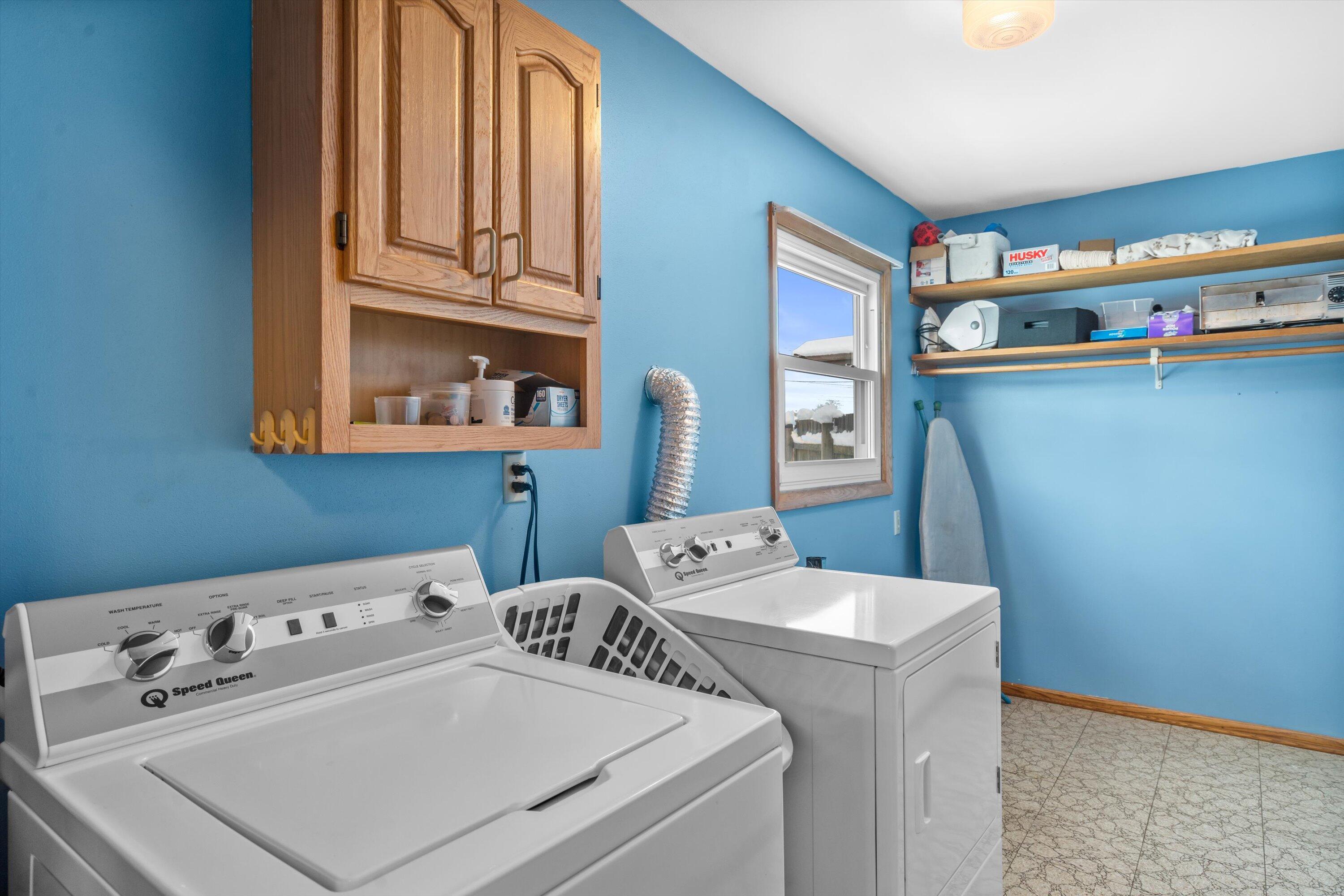 3347 South 98th Street Milwaukee, WI 53227 - Photo 17 of 38 18-Large 1st Floor Laundry