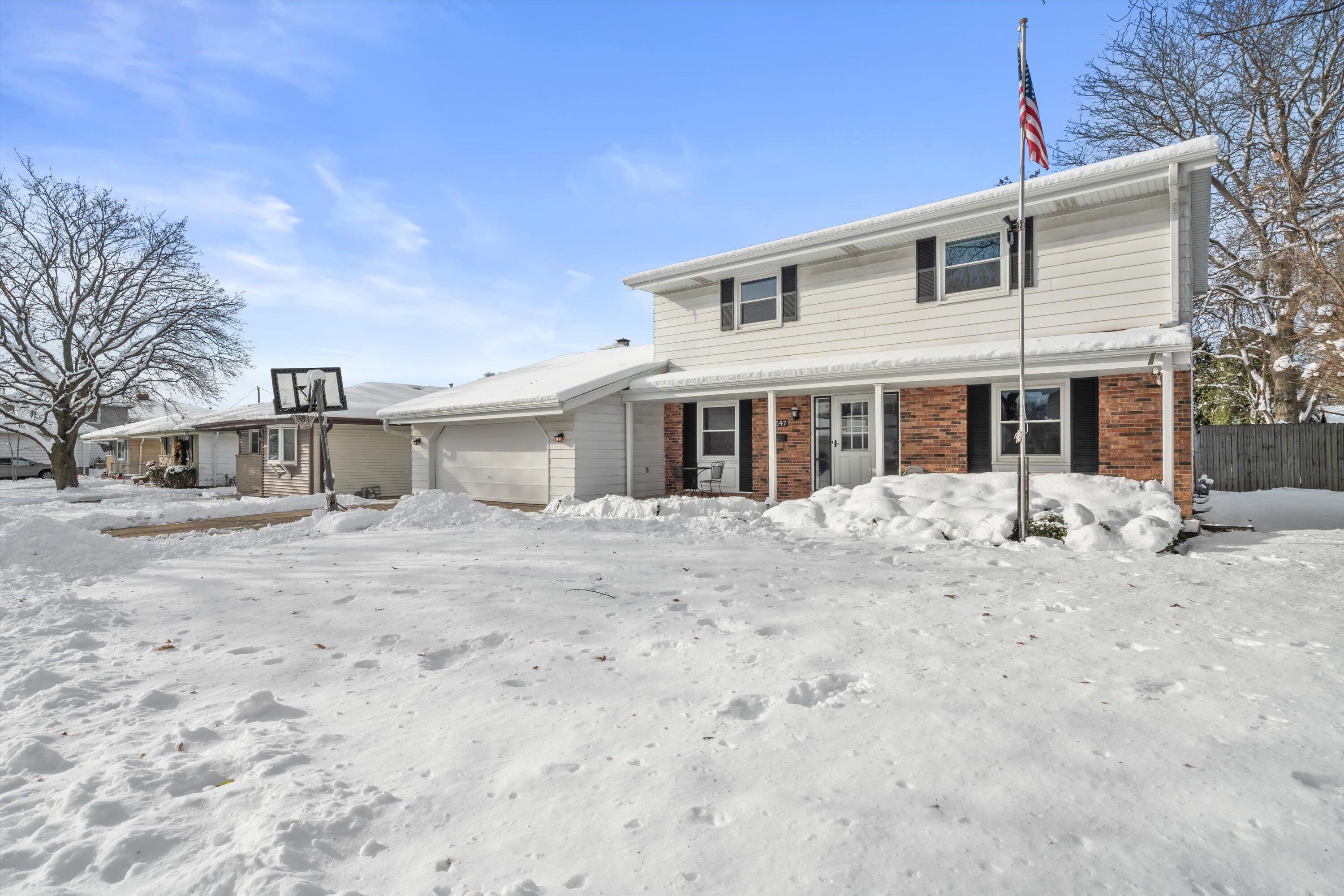 3347 South 98th Street Milwaukee, WI 53227 - Photo 2 of 38 01-Front View