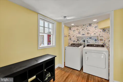 a view of utility room with washer and dryer