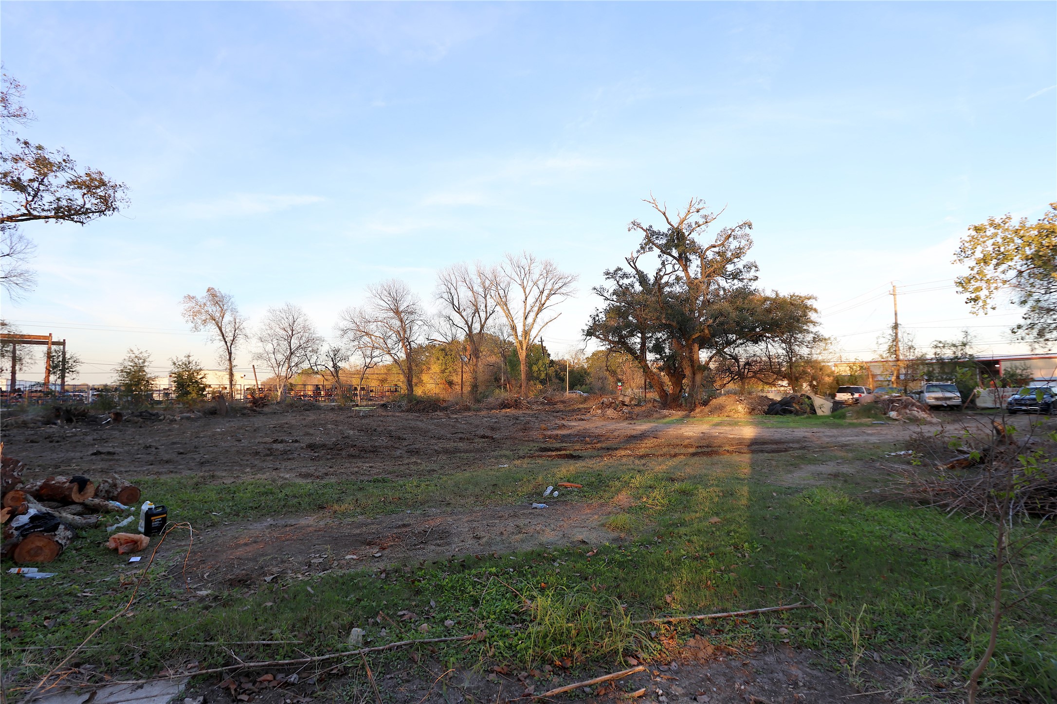 5822 Almeda Genoa Road Houston, TX 77048 - Photo 2 of 6 a backyard of a house with lots of green space