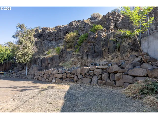 $450,000 | 319 East 7th Street, The Dalles, OR 97058