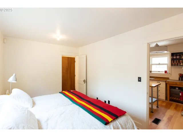 $450,000 | 319 East 7th Street, The Dalles, OR 97058