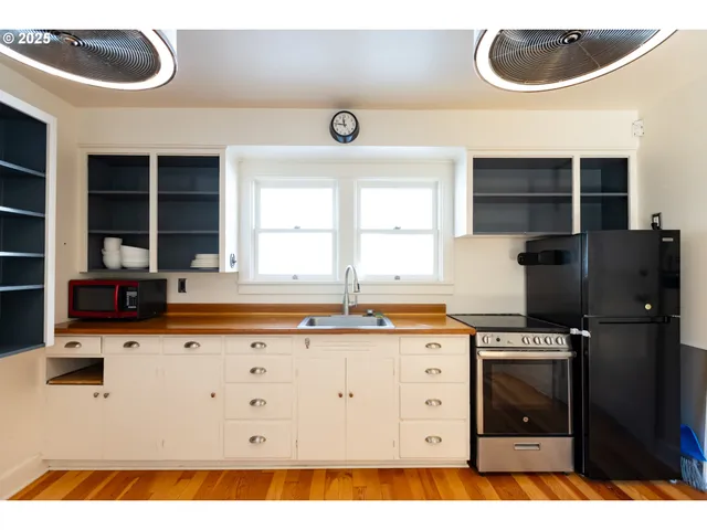 $450,000 | 319 East 7th Street, The Dalles, OR 97058