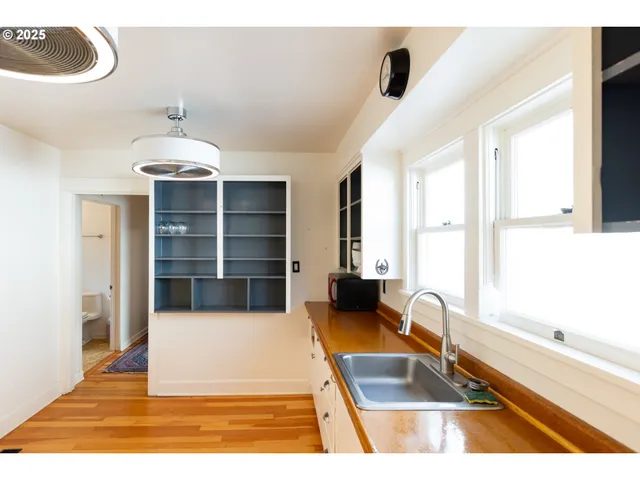 $450,000 | 319 East 7th Street, The Dalles, OR 97058