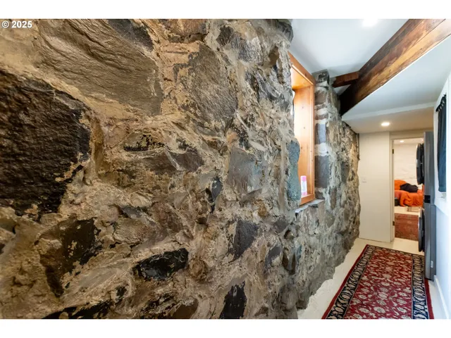 $450,000 | 319 East 7th Street, The Dalles, OR 97058