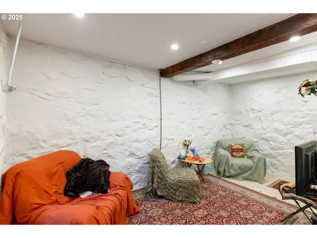 $450,000 | 319 East 7th Street, The Dalles, OR 97058