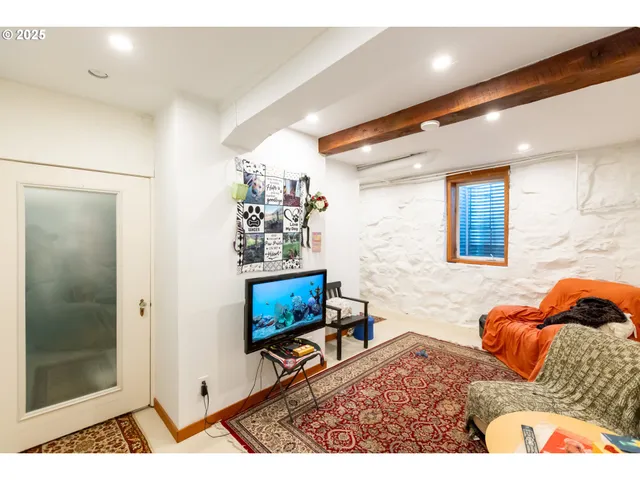 $450,000 | 319 East 7th Street, The Dalles, OR 97058