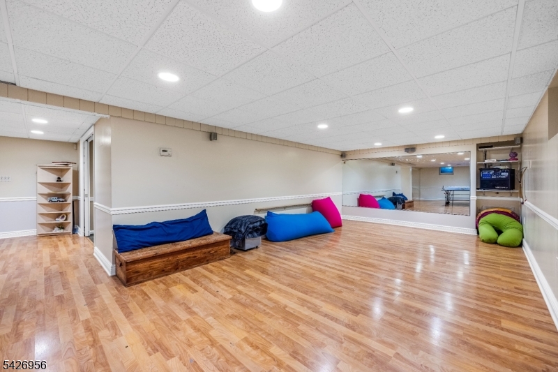 8 White Pine Road Upper Saddle River, NJ 07458 - Photo 38 of 50