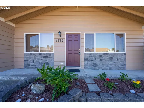 $425,000 | 1532 Johnson Street, North Bend, OR 97459