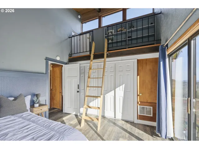 $899,900 | 31149 Camas Swale Road, Creswell, OR 97426