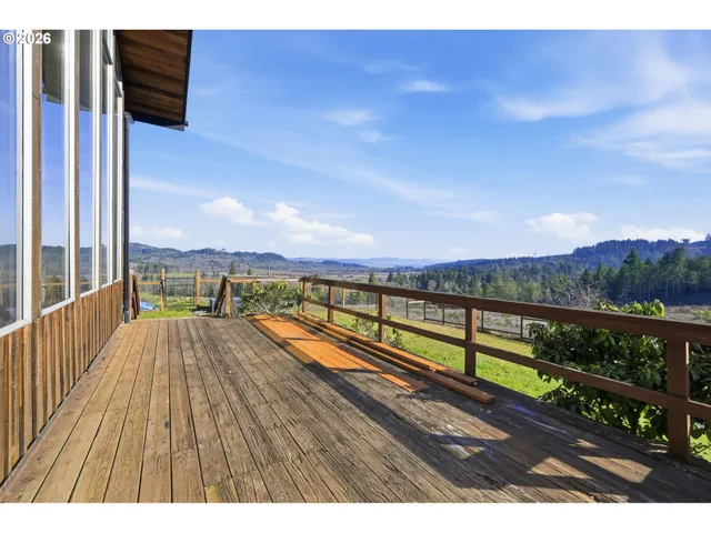 $899,900 | 31149 Camas Swale Road, Creswell, OR 97426