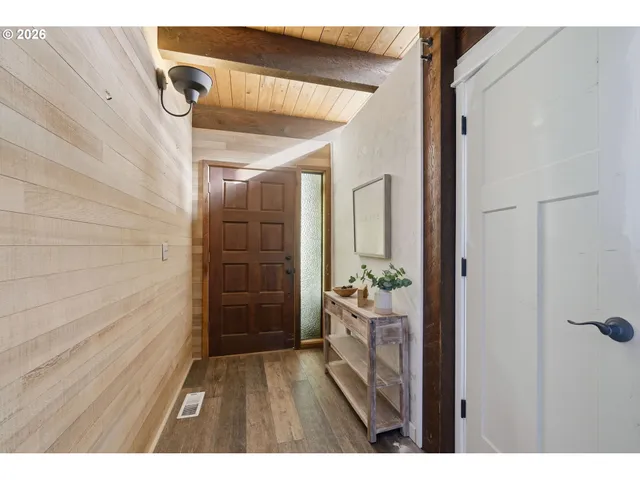 $899,900 | 31149 Camas Swale Road, Creswell, OR 97426