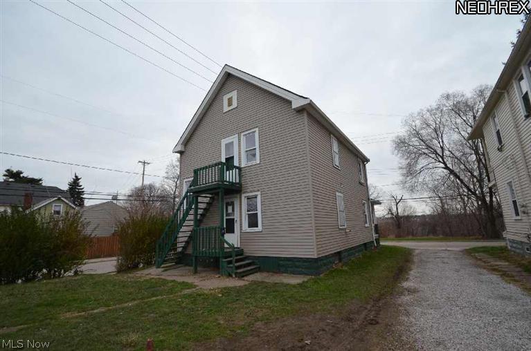 4043 Valley Road Cleveland, OH 44109 - Photo 2 of 18