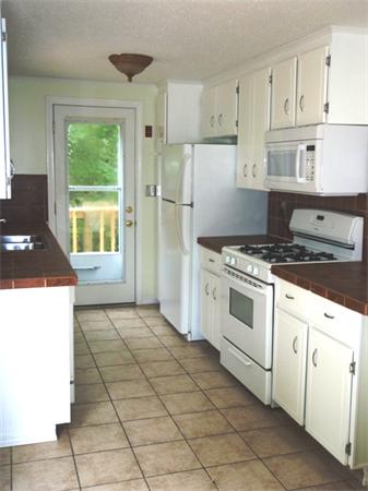171 Totman Road Lowell, MA 01854 - Photo 5 of 12 Gallery Image 5