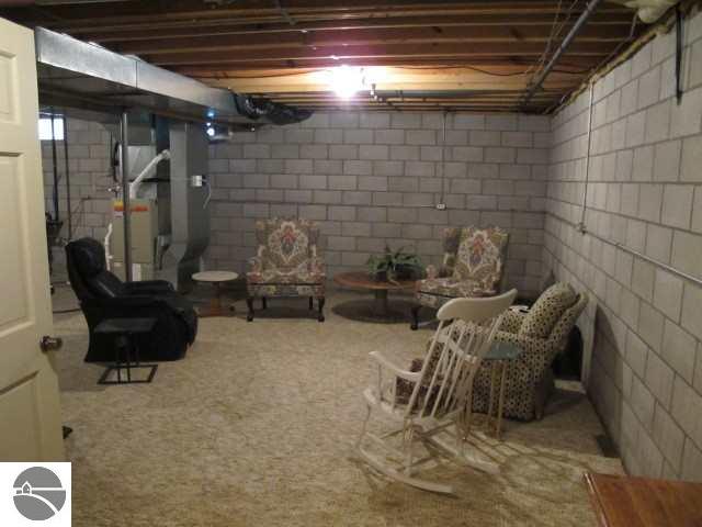 8620 South Dunns Farm Road Maple City, MI 49664 - Photo 18 of 21 1781766-17.JPG