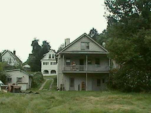 5687 Horning Road Pittsburgh, PA 15236 - Photo 4 of 8 Yard/Garden.