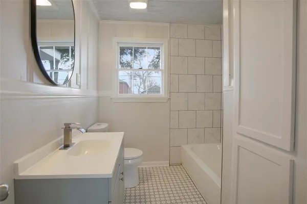 $180,000 | 3809 Common Street, Lake Charles, LA 70607