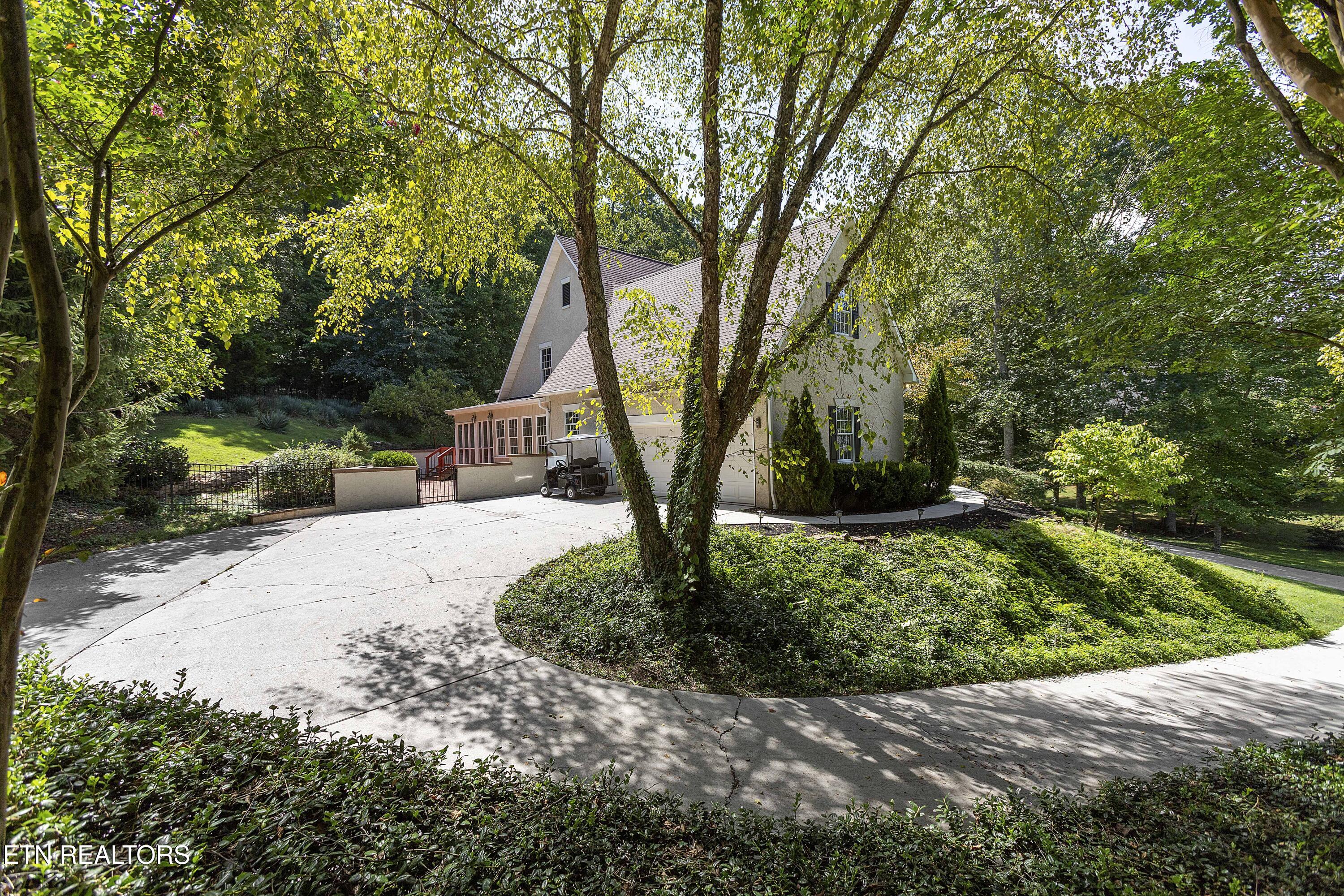 6518 Westminster Road Knoxville, TN 37919 - Photo 3 of 32 IMG_9027