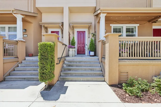 a view of a house with entryway and stairs