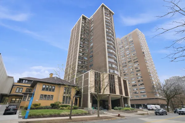 $149,999 | 6325 North Sheridan Road, Unit 1808, Chicago, IL 60660