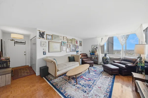 $149,999 | 6325 North Sheridan Road, Unit 1808, Chicago, IL 60660