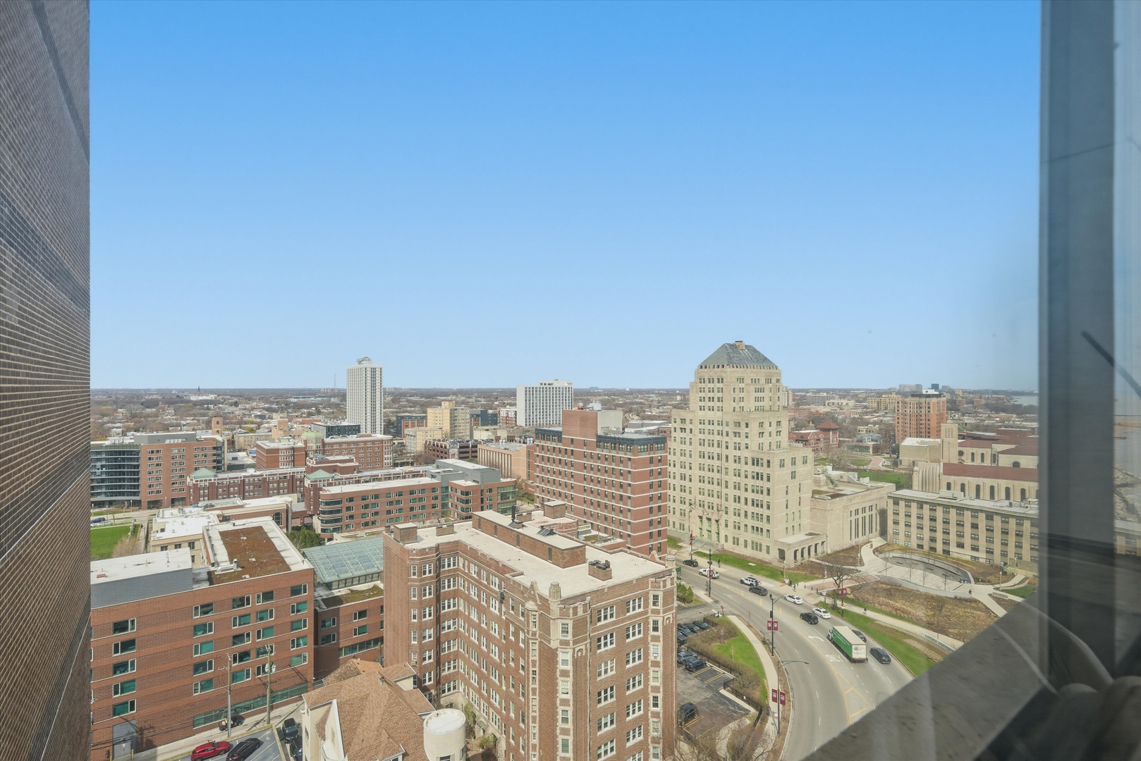 6325 North Sheridan Road, Unit 1808 Chicago, IL 60660 - Photo 4 of 20