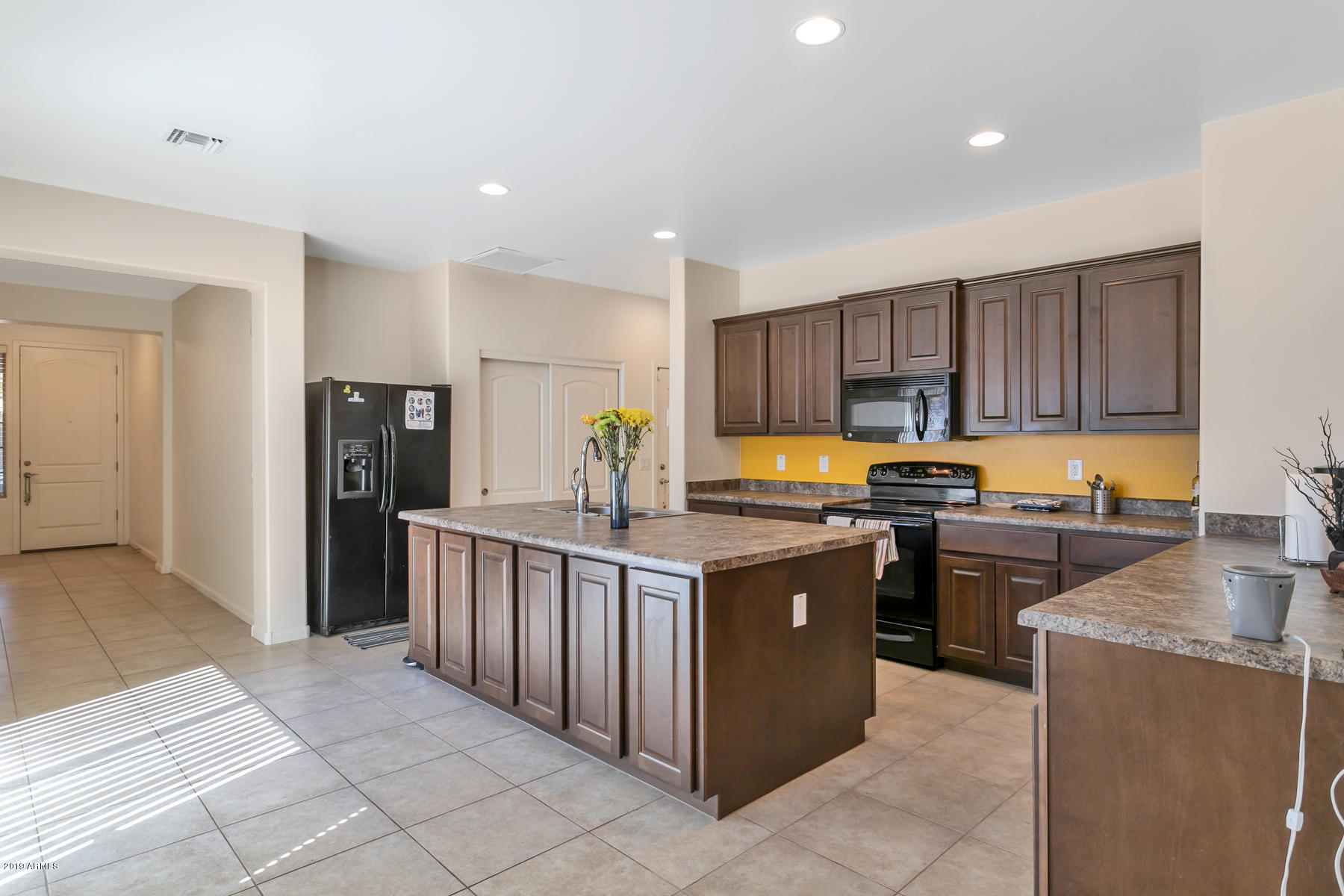 1535 East Apollo Road Phoenix, AZ 85042 - Photo 6 of 15 _MG_2001