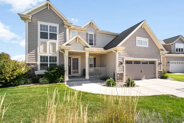 $599,900 | 21679 South Weather Edge Circle, Lannon, WI 53046